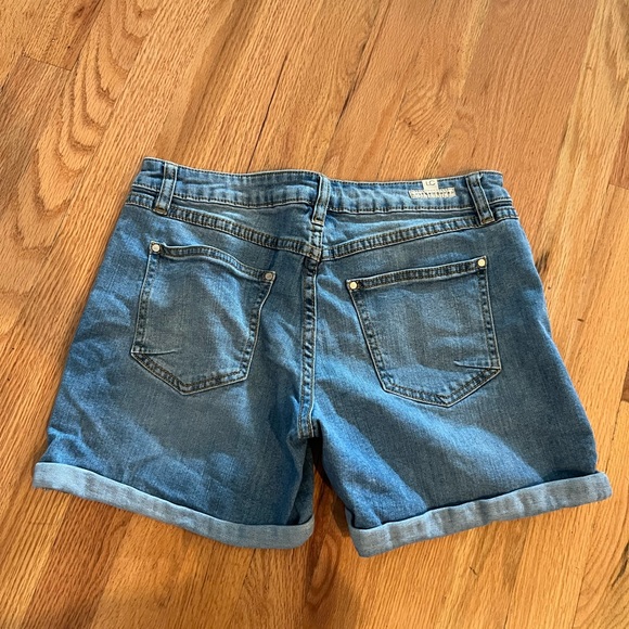 Lauren Conrad cuffed Jean shorts - Picture 2 of 6